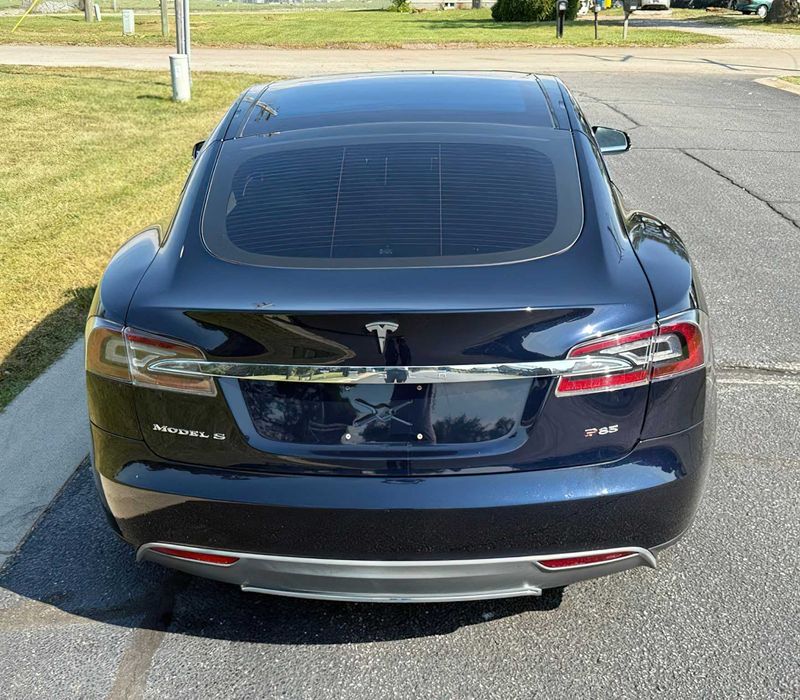 Tesla Model S Performance      2013