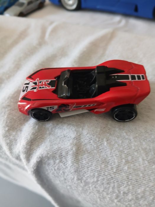Hot wheels diversos