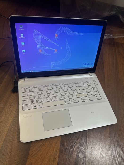 Sony VAIO SVF1521C6E 15.5" Pentium 4GB 500GB GT740M
