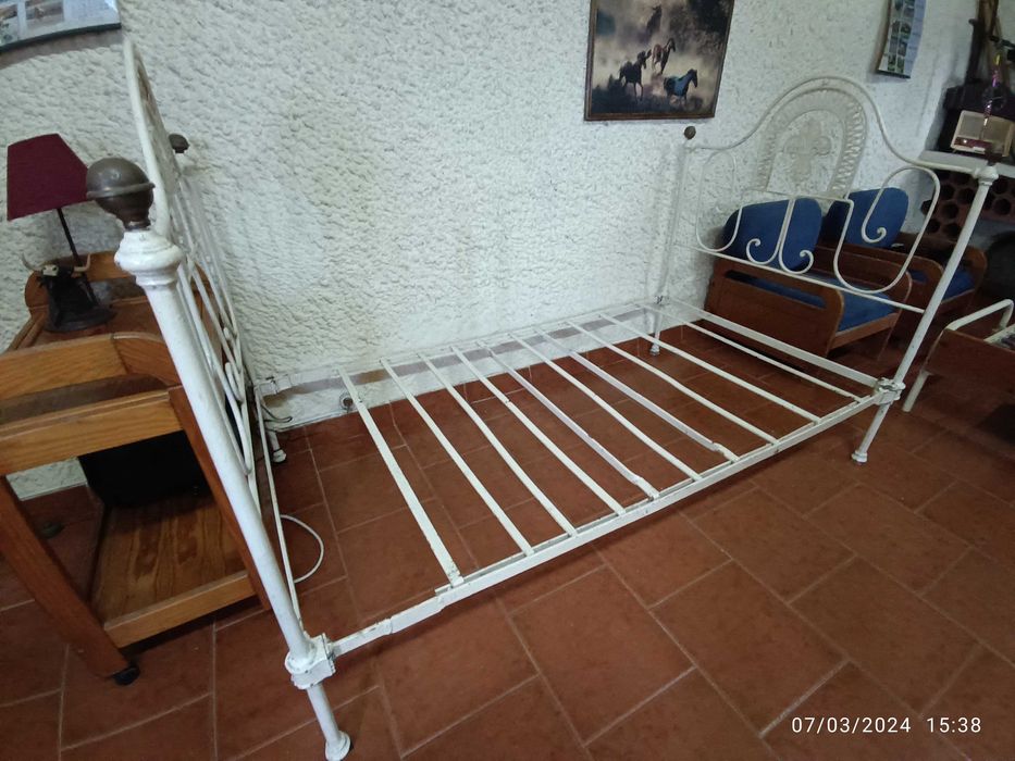 Cama ferro antiga