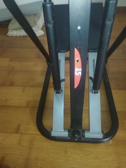 Maquina Step + aparelho abdominais