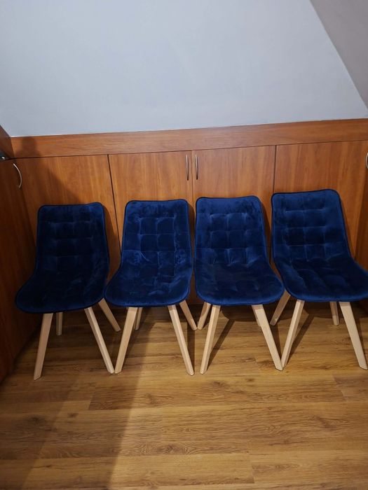 Nowe krzesła tapicerowane