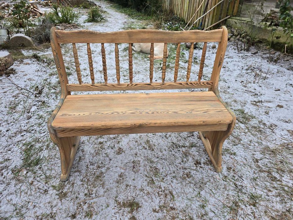 Laweczki sosnowe ze schowkiem.