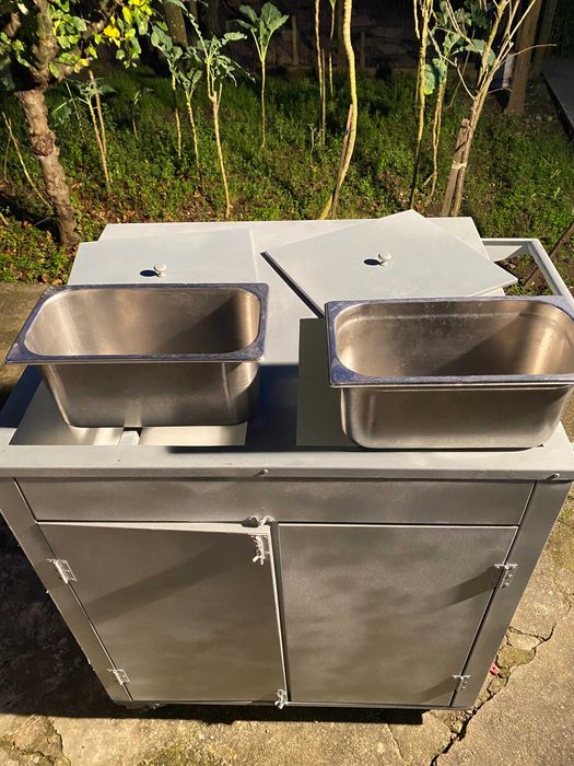 Roulotte para vender Cachorros / Bifanas como nova!