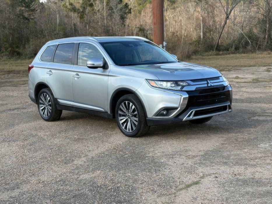 Mitsubishi Outlander      2020
