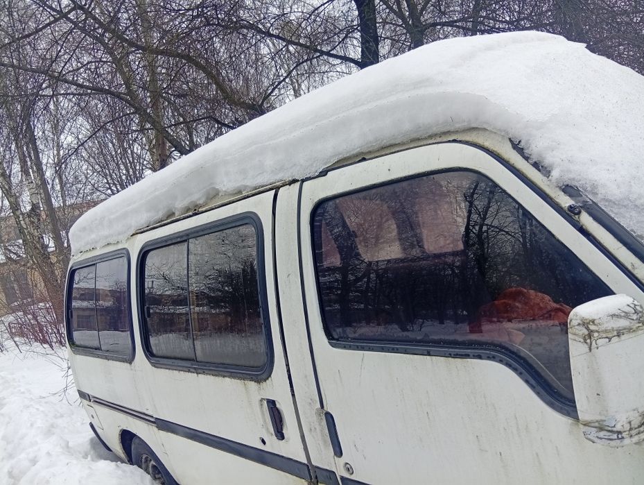 Мінівен бус Ісузу Міді