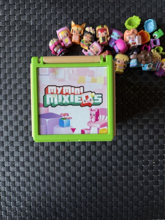 My Mini MixieQ’s оригінал + будиночок + 16 фігурок Mattel
