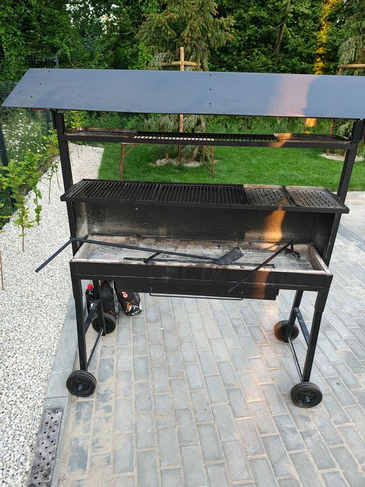 Grill ogrodowy węglowy na kółkach własnej konstrukcji