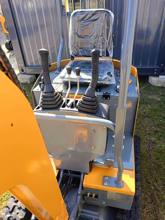 Nowa Minikoparka G-SHAN 1000kg+szybko złączka,trzy łyżki,ramię skrętne