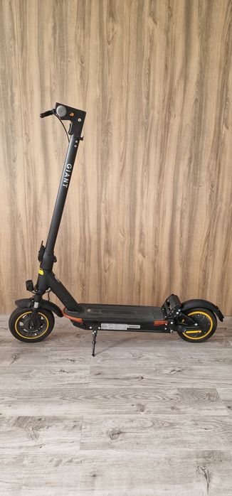 Електросамокат GIANT T6 Turbo