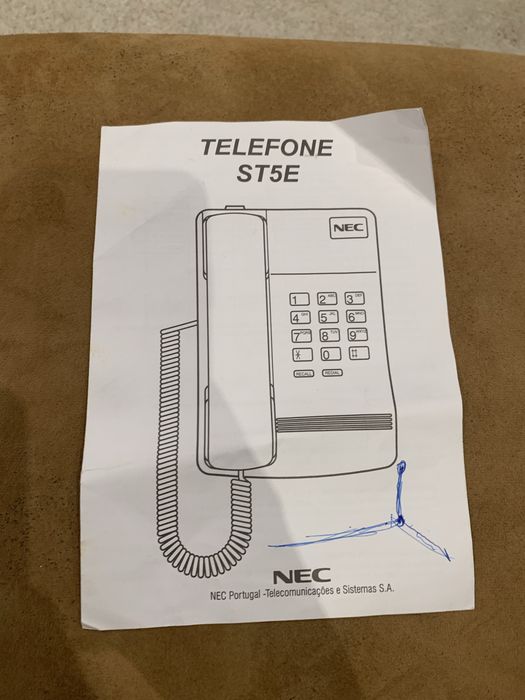 Telefone fixo antigo