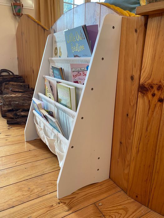 Estante de Livros Infantil em Madeira (estilo Montessori)