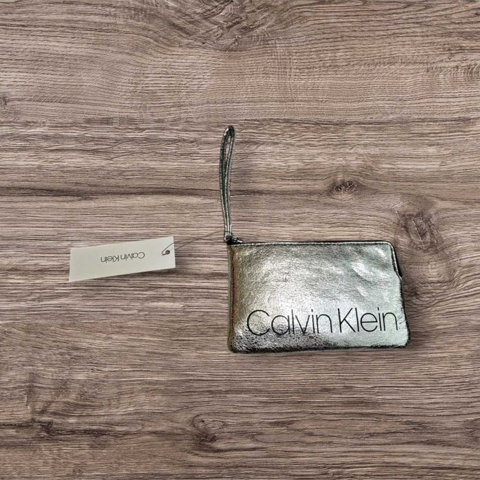 Kosmetyczka Calvin Klein 17x11 srebrna