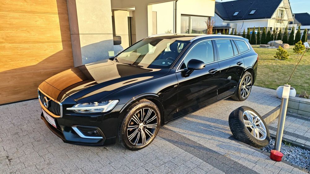 Volvo V60 2.0 190KM INSCRIPTION LED El.Fotele Klapa Navi Parktroniki 8xAlufelgi