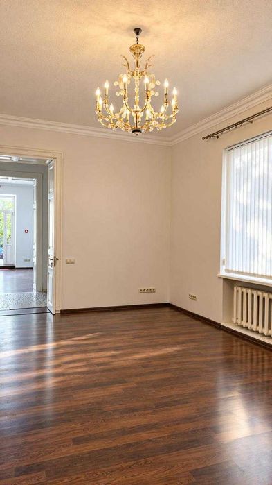Продам окрему будівлю з власною ділянкою Французький бульвар - Вид 5
