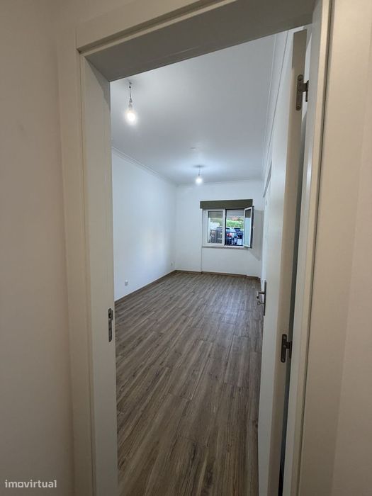Apartamento De 54 M² Totalmente Remodelado A Estrear
