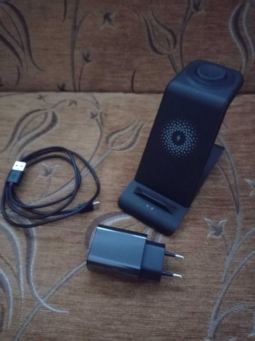 Ładowarka indukcyjna 3 w 1 Wireless Charging Station Fast Wreles 10 W