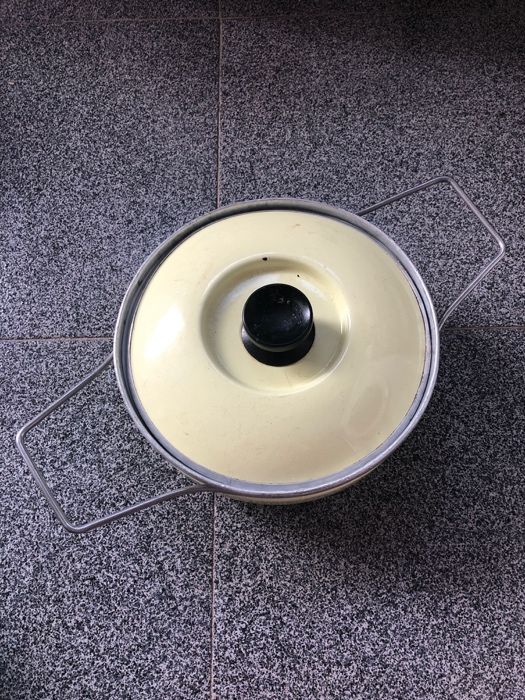 Tacho panela vintage com testo | arte deco