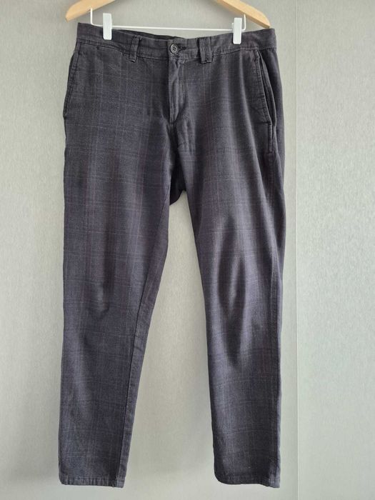 Spodnie materiałowe 32 Slim Reserved