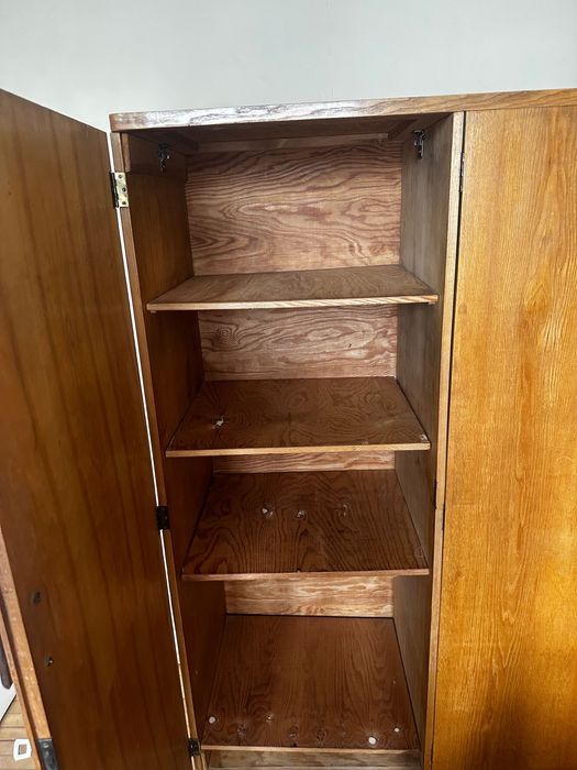 Szafa drewniana trzydrzwiowa