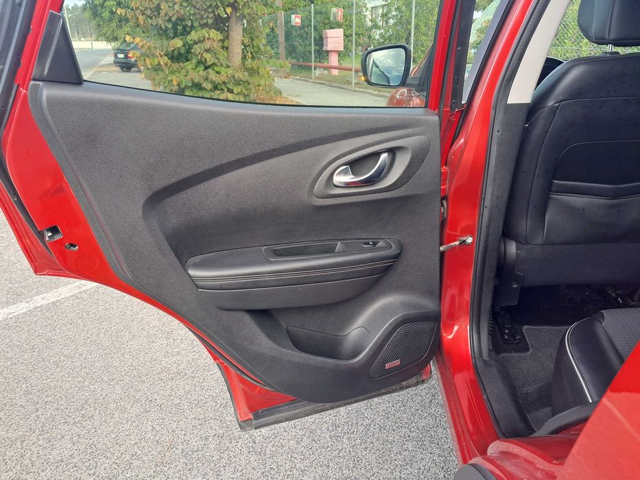 Renault kadjar automático, gasolina, câmara traseira, sensores de estacionamento, cruise control, avisador de mudança de faixa, luzes led, etc