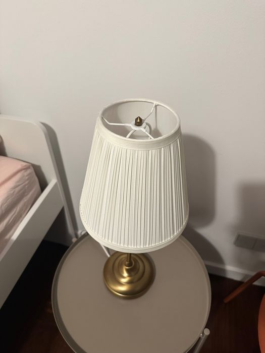 Candeeiro branco e dourado - sem uso