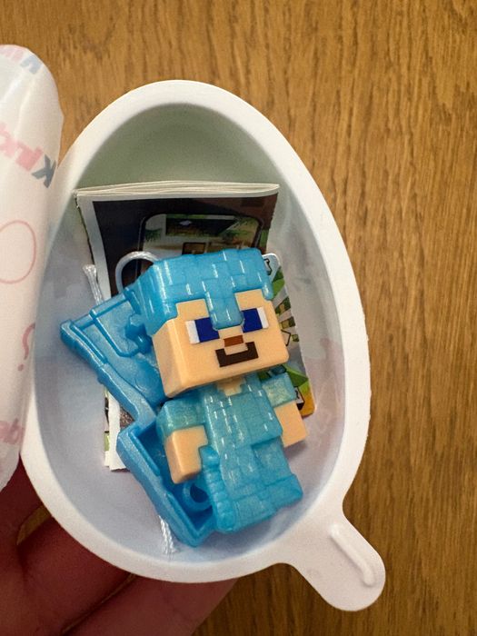 Figurka Minecraft Steve diamentowy kinder joy