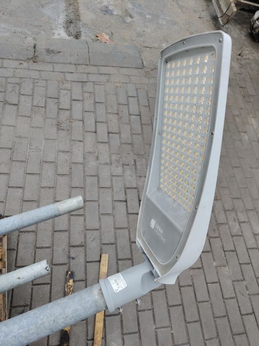 Słup 5m z lampą LED