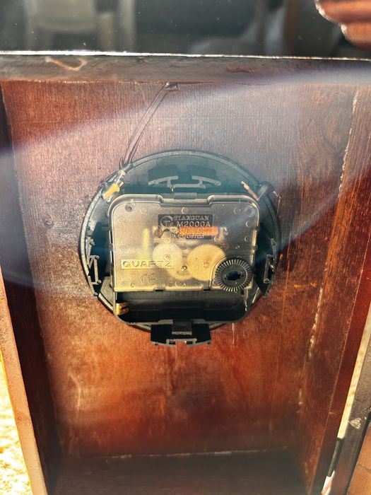 Relogio antigo de madeira