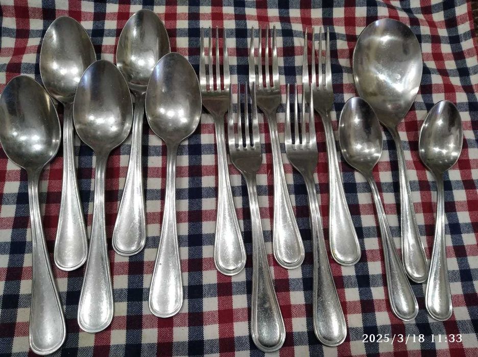 Широкий вибір наборів столових приборів: вилки, ложки
