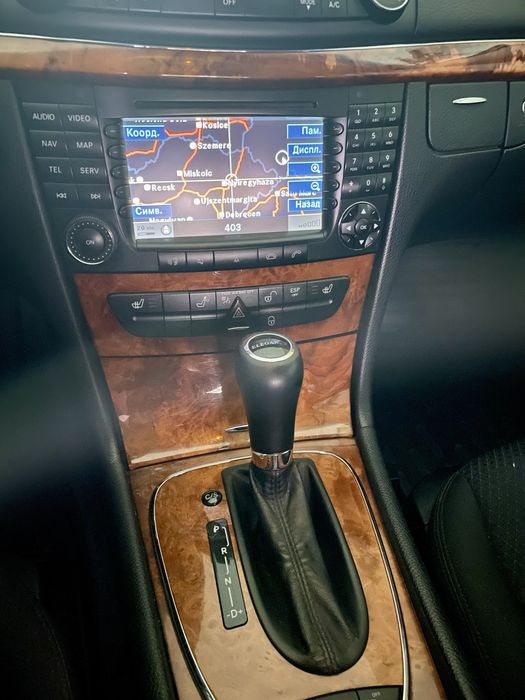 Мерседес є 211  220 cdi.