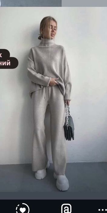 Трикотажний костюм в рубчик