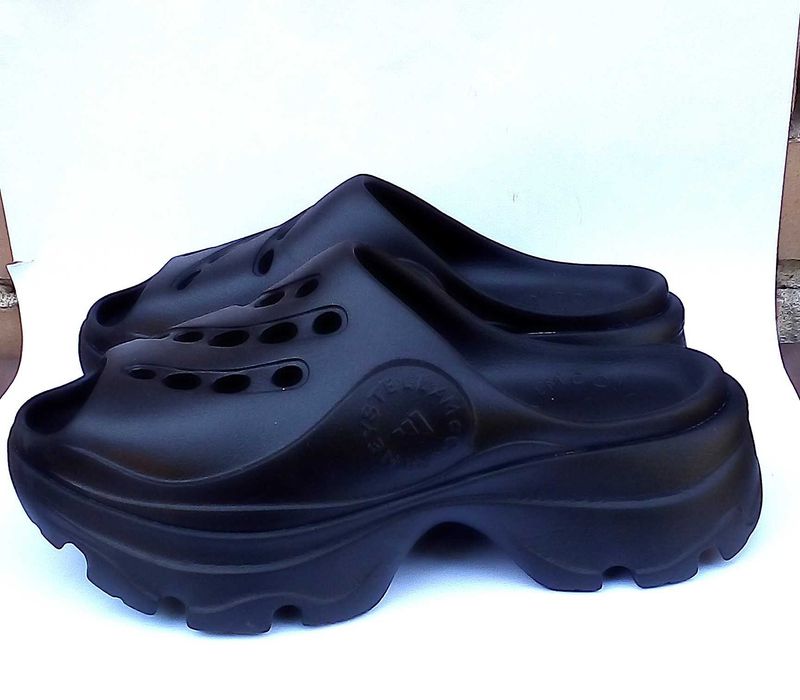 Klapki Adidas 40,5 crocs