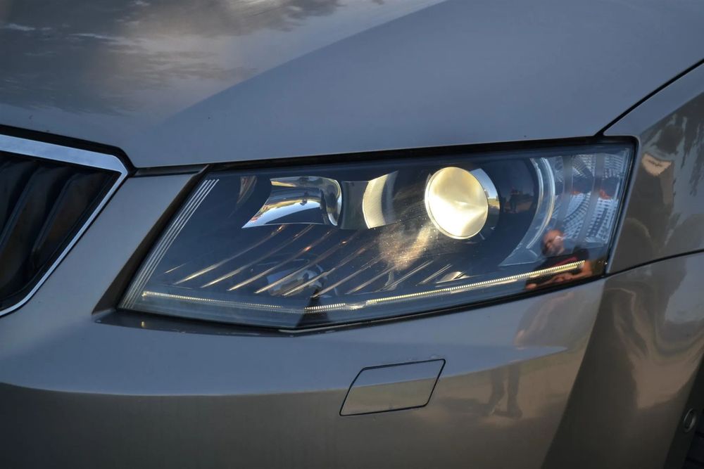 Skoda Octavia 1.6 TDI Automat 2xPDC Xenon Navi Canton Sound System