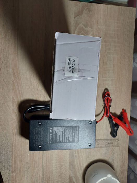 Зарядний пристрій 24v  для іонних (Li-ion) або літій-залізо-фосфатних