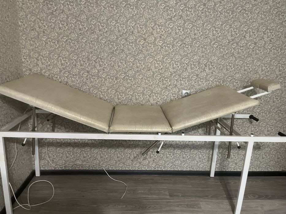 Самовывоз из Винницы. Продам массажный  стол.
