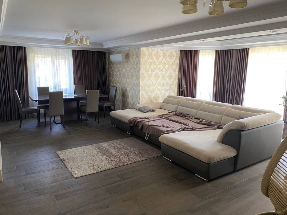 Продаж укомплектованого будинку з гаражем в районі Агропереробки!