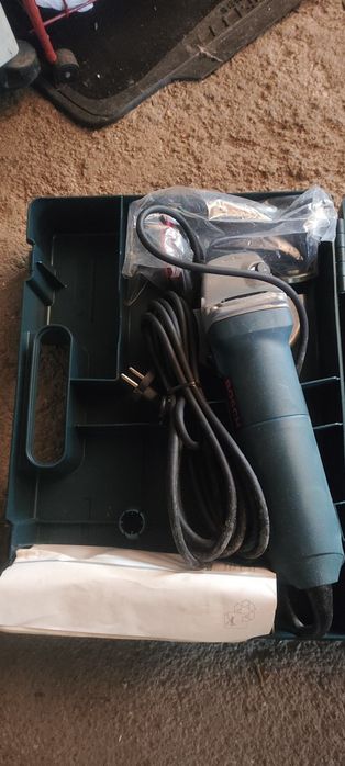 Rebarbadora Bosch Professional GWS 10-125 C (1000W) + Caixa