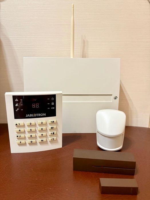 Jablotron JA-63KR — беспроводная GSM-сигнализация. Полный комплект!