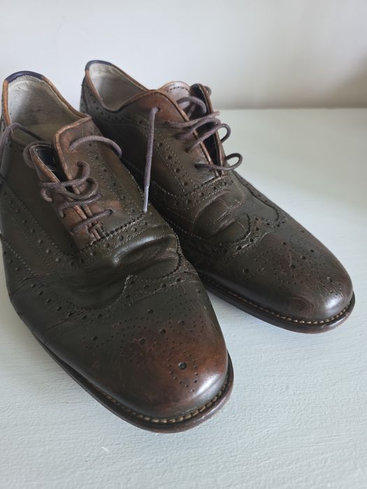 piękne brogsy skórzane Clarks- kilka razy ubrane 42 / 26cm