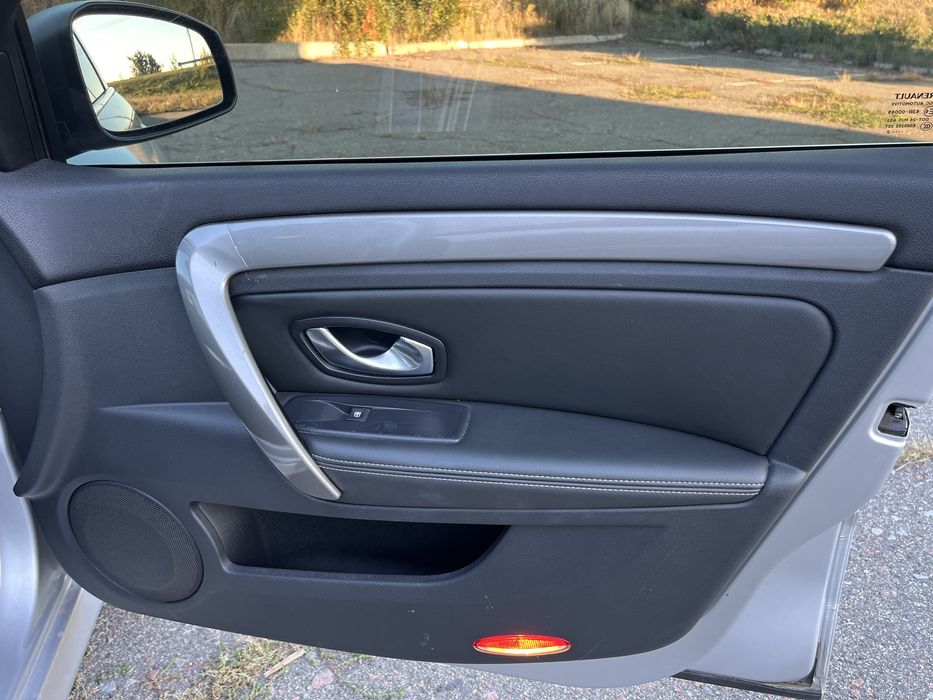 RENAULT LAGUNA 2012 Рено Лагуна
