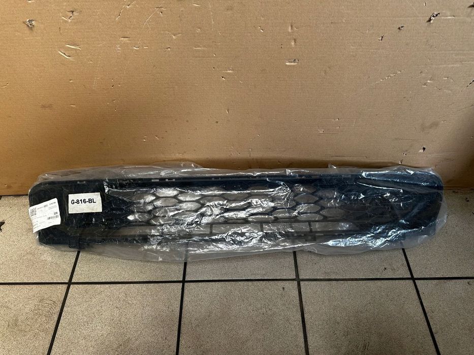 Kia Ceed III środkowa kratka zderzaka przód 86560-J7000