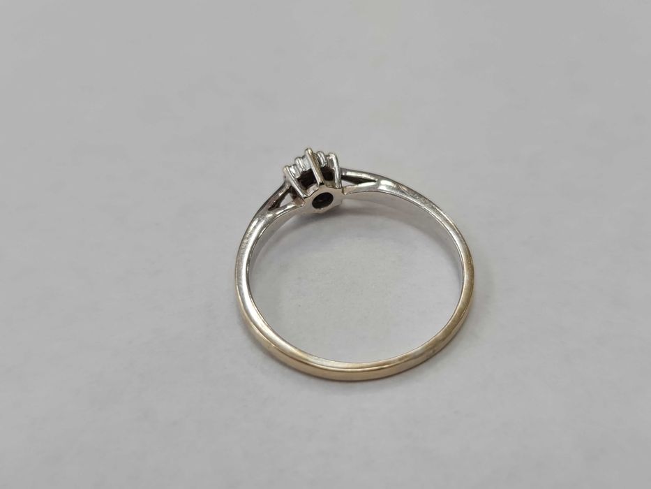 Apart! Piękny złoty pierścionek/ 585/ 1.76 gram/ R13.5/ Białe złoto