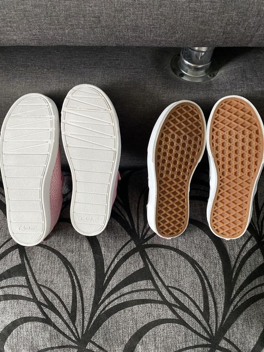 Макосини кросівки Clarks  р-р 2,5 наш 33-34 та Vans р-р 32,5