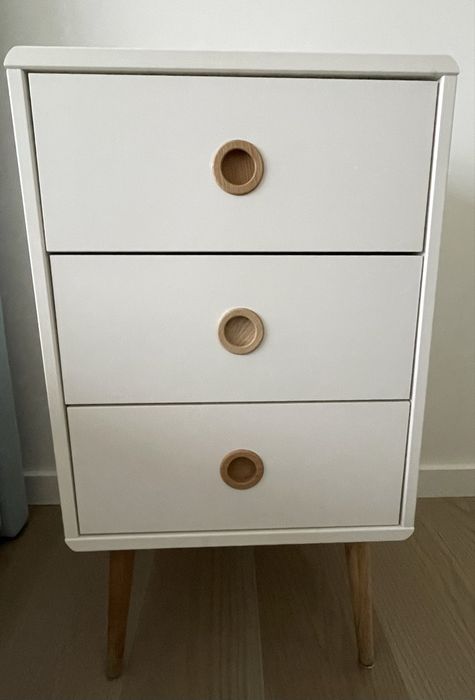 Mesas de cabeceira estilo escandinavo - em muito bom estado