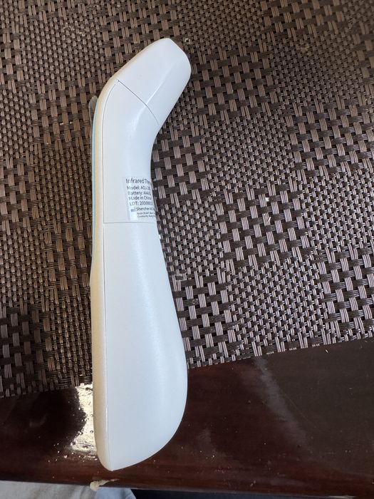 Бесконтактный термометр градусник