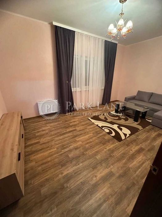 Продається простора 3-кімнатна квартира в ЖК «Кришталеві джерела». Метрологічна. Без комісії!
