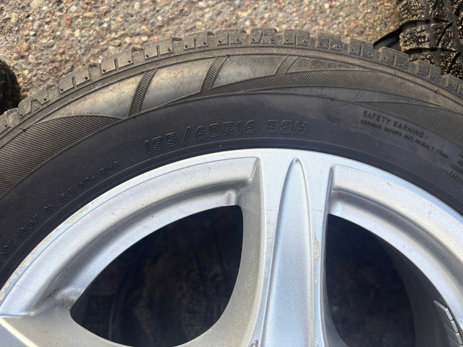 4x Koła Aluminiowe NISSAN PULSAR 5x114,3 ET40 opony ZIMOWE 195/60R16