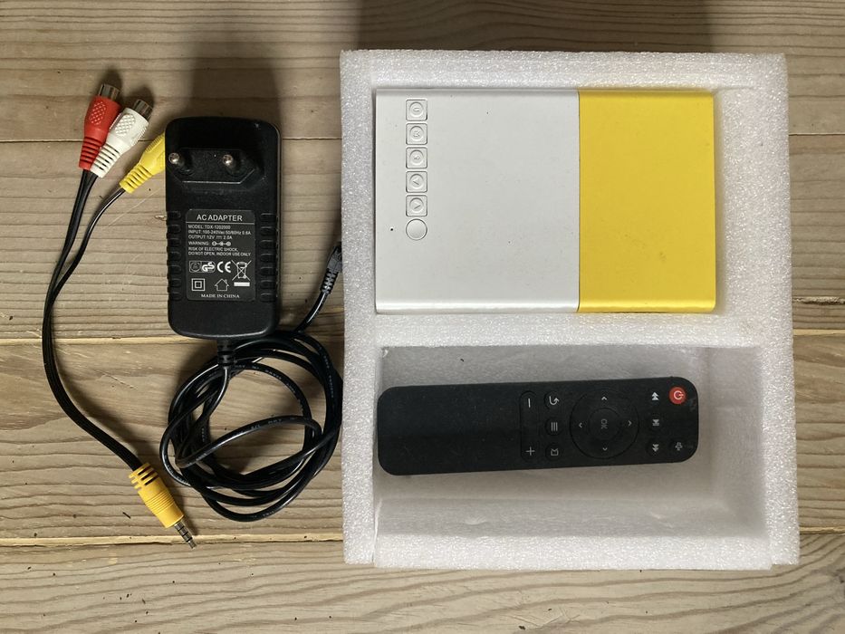LED TFT LCD Projector447235594167920643