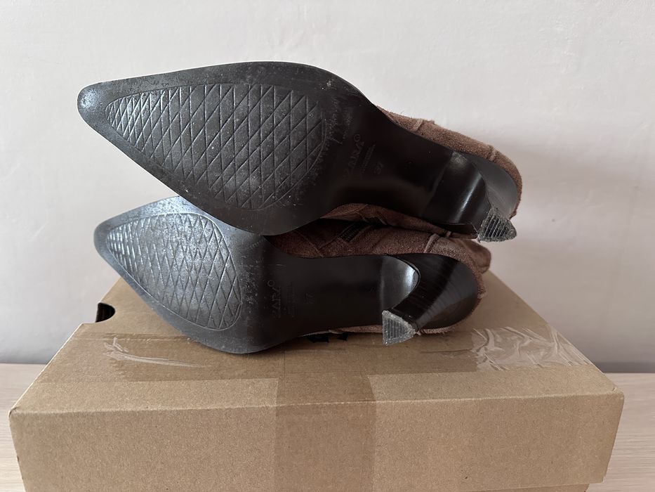 Замшеві підбори Zara